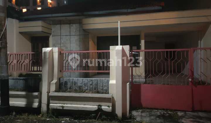 Rumah Luas di Solo Baru Disewakan Harga Murah Rumah Luas di Solo Baru Disewakan Harga Murah