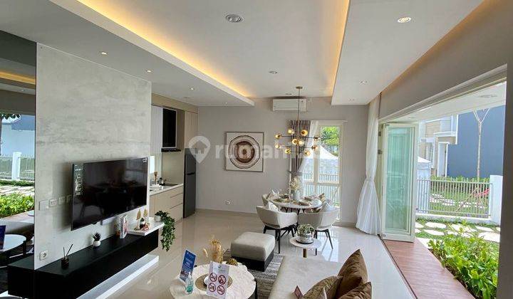 RUMAH MINIMALIS DENGAN PRIVATE POOL SUPER CAKEP DI MALANG 2