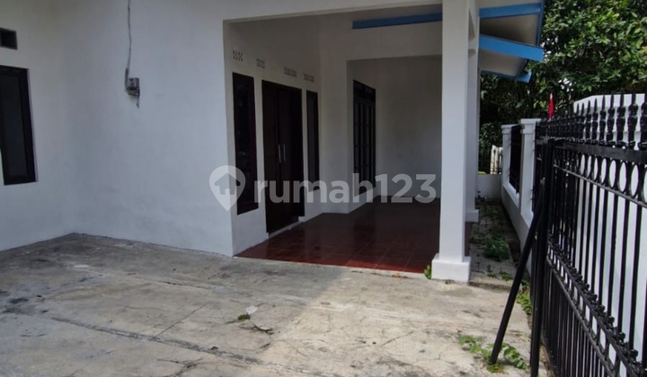 For Sale: 1.5-Story Ready-to-Occupy Home in Pandan Wangi, Central Malang 2
