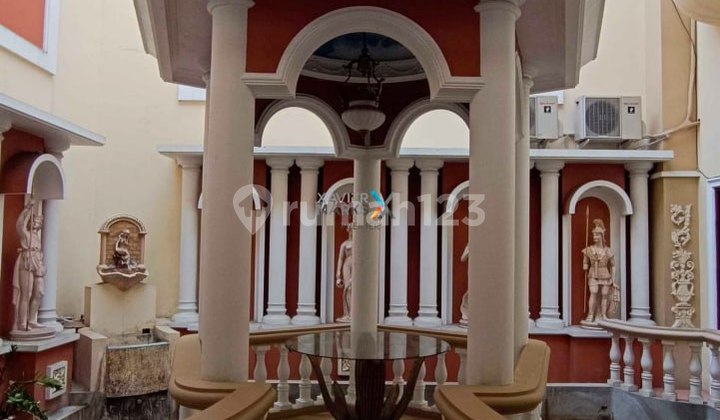 Dijual Rumah Mewah Klasik Full Furnished di Perumahan Elit Araya Blimbing, Kota Malang 2