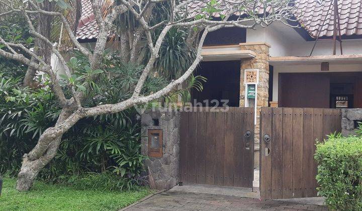 Rumah Asri Dengan Disain Klasik Jawa bali Ukiran Cantik Di Villa Golf Araya Malang id475  2