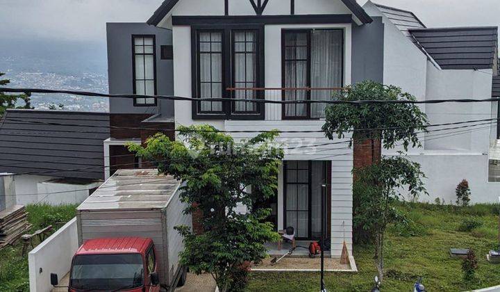 Rumah Villa Baru Gress Sangat Nyaman Posisi Hook Di Panderman Hill, Batu Id589  2