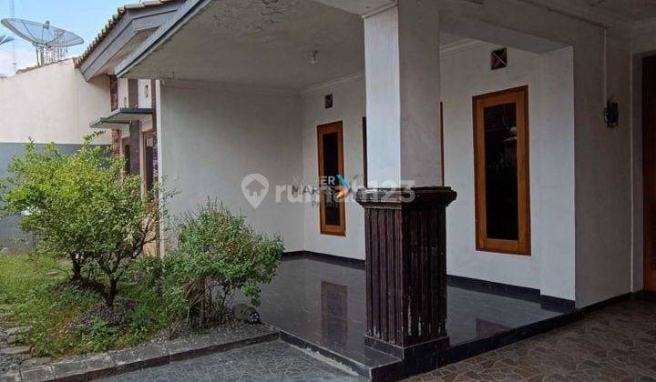 Rumah Klasik Sangat Nyaman Di Jl Pulau Pulau Klojen Malang id739  2