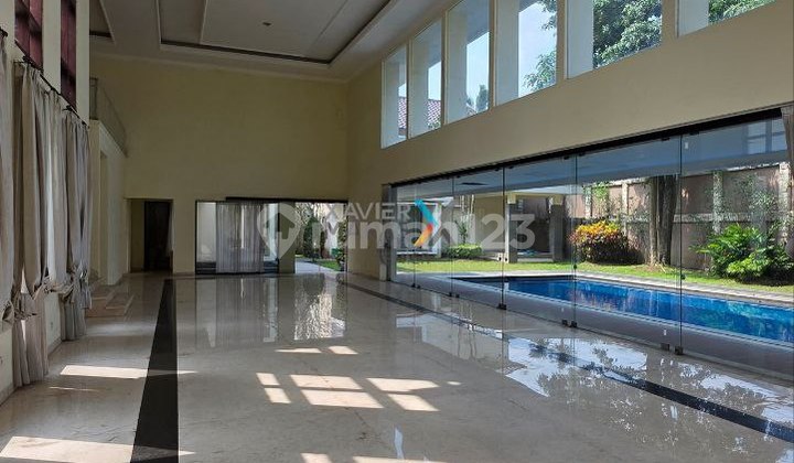 Dijual Rumah Megah dengan Private Pool di Ijen Nirwana, Malang
