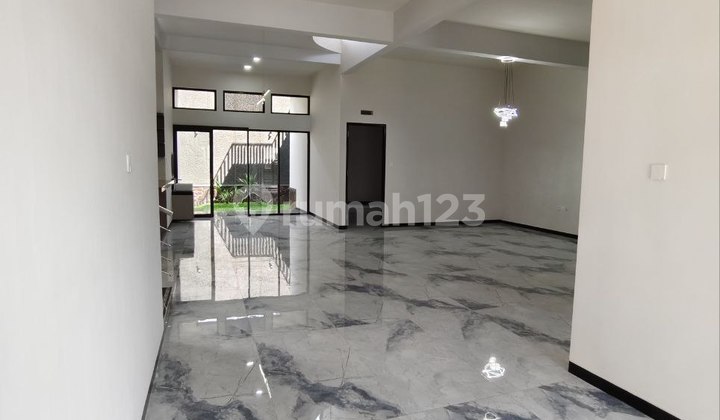 Rumah Baru Siap Huni Minimalis Modern di Araya Golf Malang 2