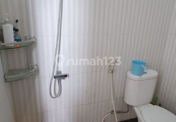 kamar mandi rumah posisi hook siap huni