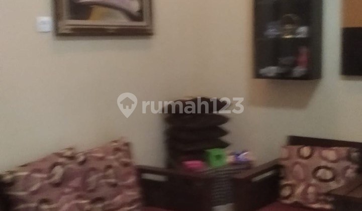 Rumah Nyaman 2 Lantai Area Tengah Kota, Jalan Sulfat 2