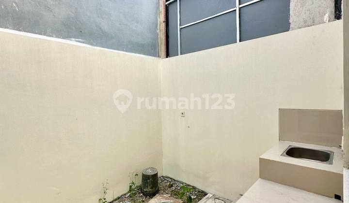 Rumah Baru di Pandanwangi Sulfat Kec. Blimbing Kota Malang Rumah Baru di Pandanwangi Sulfat Kec. Blimbing Kota Malang