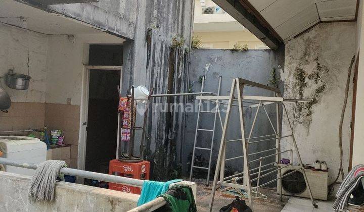 Rumah 1,5 Lantai di Cikini Sudah Shm  2