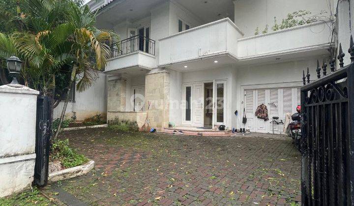 Rumah 2 Lantai Unfurnished Siap Huni, Menteng 1