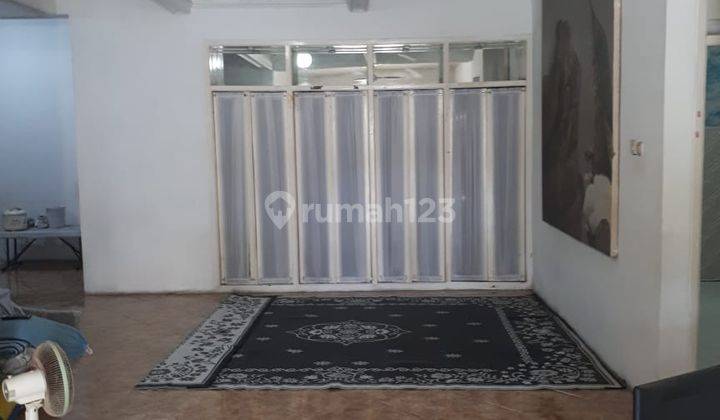 Rumah 3 Lantai Bagus Semi Furnished Sudah Shm 2