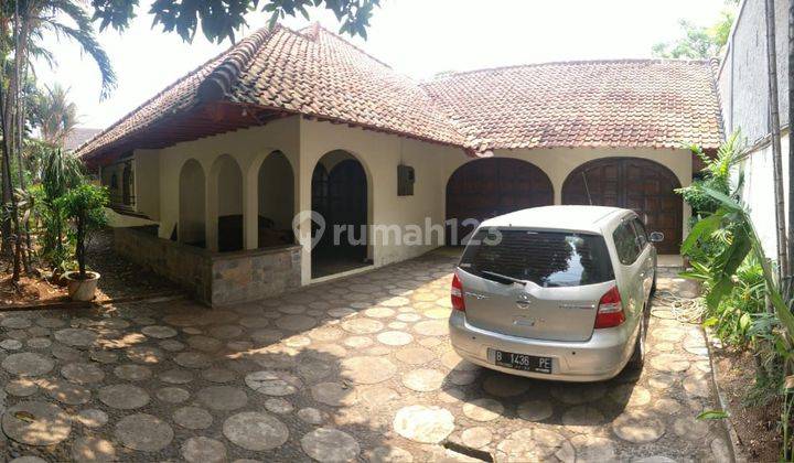 Dijual Rumah Hunian Ada Kolam Renang Murah 1