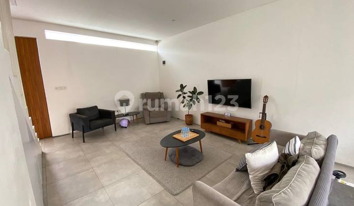 Rumah Aesthetic Bagus Furnished SHM Arcamanik, Bandung 2