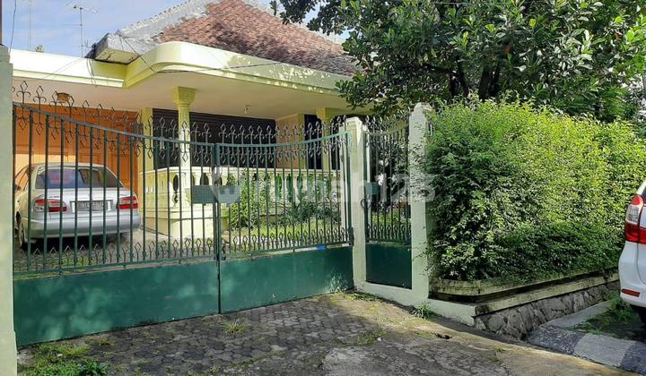 Wide Ready-to-Occupy House with SHM Certificate, in Sadang Serang, Coblong 1