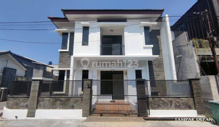 Rumah Hook Luas Bangunan 160 di Perumahan Buah Batu, Bandung 1