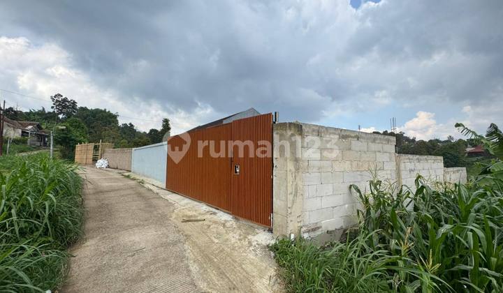 Villa Bagus Minimalis SHM, in North Cimahi