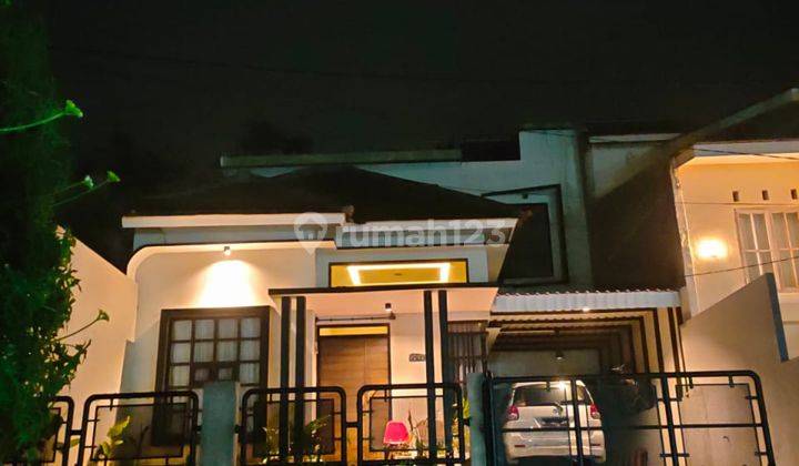 Rumah Mewah 2 Lantai Lt167 di Komplek Padasuka, Bandung 1