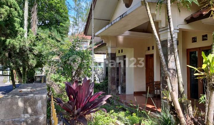 Rumah Luas Terawat 2 Lantai SHM, di Cikutra Bandung 2