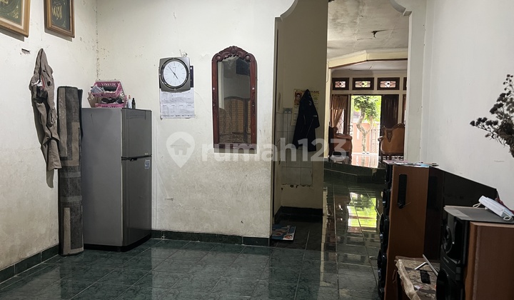 House for Sale at an Affordable Price Across from the Salt Warehouse on Mustikasari Raya Street, accessible to Bogor. 2