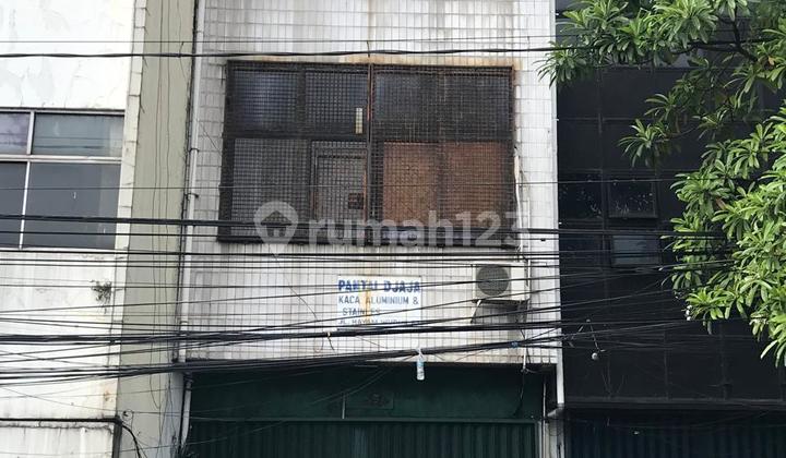For Sale Commercial Shop House Near Busway Stop in Hayam Wuruk For Sale Commercial Shop House Near Busway Stop in Hayam Wuruk