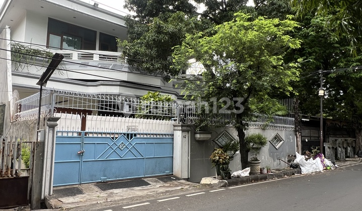 Rumah Siap Tinggal Di Jakarta Pusat Dekat Mall . Supermarket . Kuliner. Rumah Sakit Dan Akses Tol