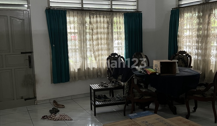 For Sale Old House with Road Access. Front Yard Fits 3 Cars. Convenient Location Near Everything.