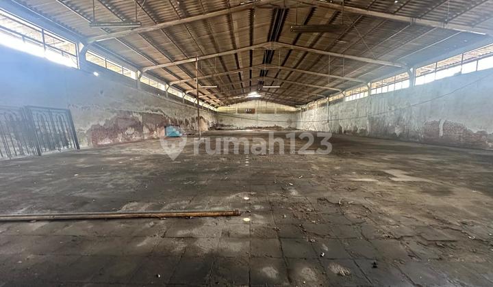 Dijual Tanah Plus Bangunan Lokasi Strategis di Semarang Barat