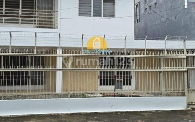 Rumah Luas Eksklusif Siap Huni di Jalan Seroja Semarang Tengah 1