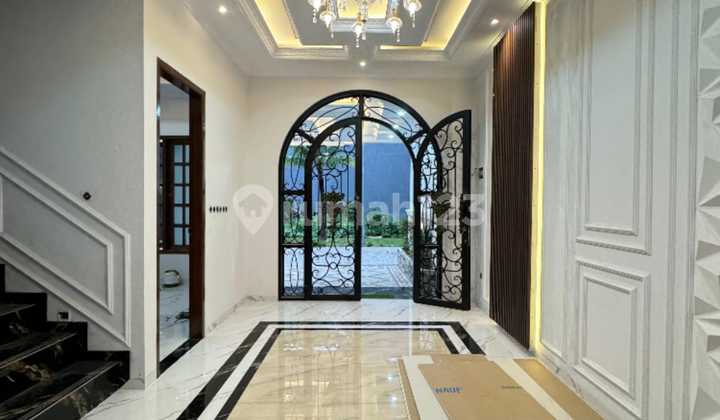 Dijual Rumah Baru Design American Classic Jagajarsa Jaksel 2