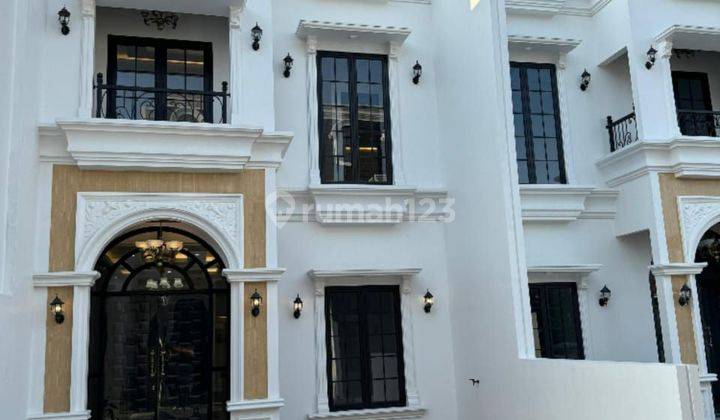 Dijual Rumah Baru Design American Classic Lokasi Kebagusan Jaksel 1