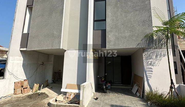 Dijual Rumah Baru Exclusive Townhouse Lokasi Condet Jaktim 1