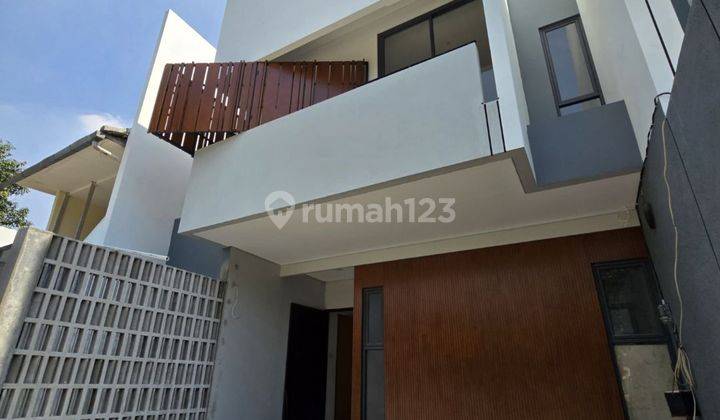 Dijual Rumah Modern Tropis Dalam Komplek Tenang Jalan Lebar Di Duren Sawit Jakarta Timur  1