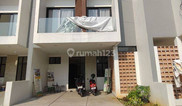 Dijual Rumah 2 Lantai Design Modern Tropis Matraman Jakarta Timur 1