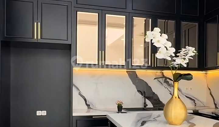 Dijual Rumah Baru Design American Sytle Tebet Jakarta Selatan 2