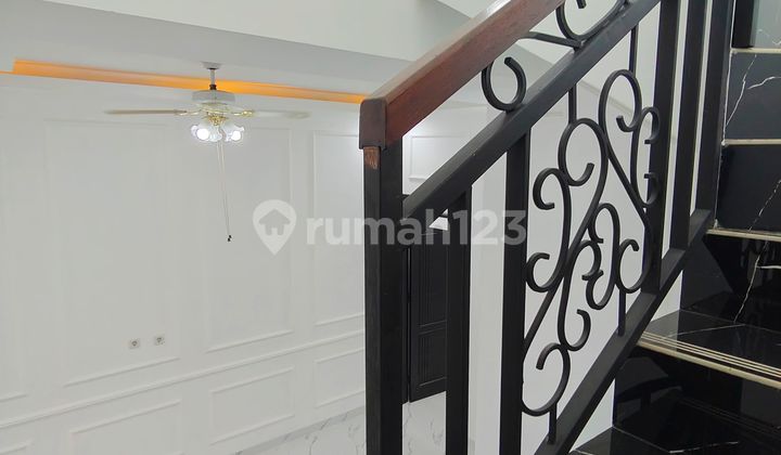Dijual Rumah Baru Design Modern Classic Condet Jakarta Timur 2
