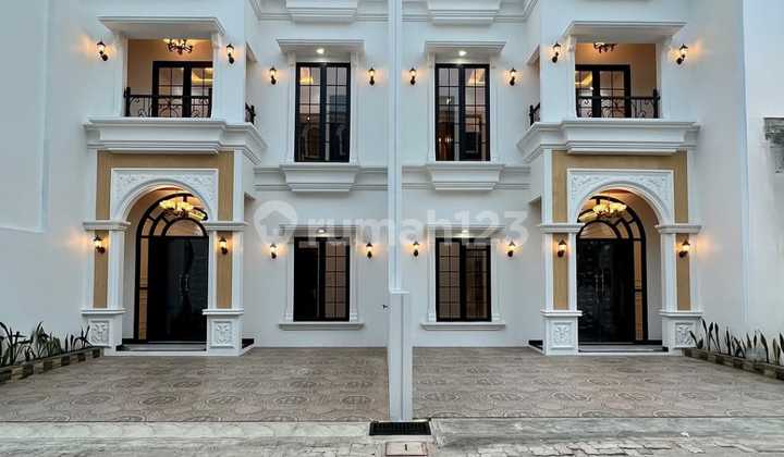Dijual Rumah Baru Design American Classic Lokasi Kebagusan Jaksel