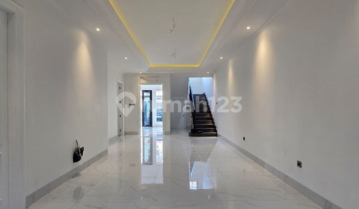 Dijual Rumah Baru Design American Classic Cempaka Putih Jakpus