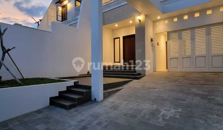 Dijual Rumah Baru Design Modern Classic Duren Sawit Jakarta Timur 2