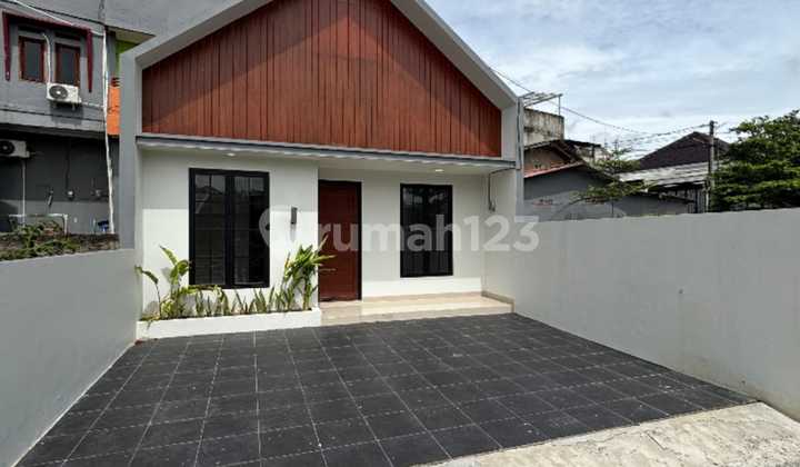 Dijual Rumah Baru Scandinavian 1,5 Lantai Jagakarsa Jaksel