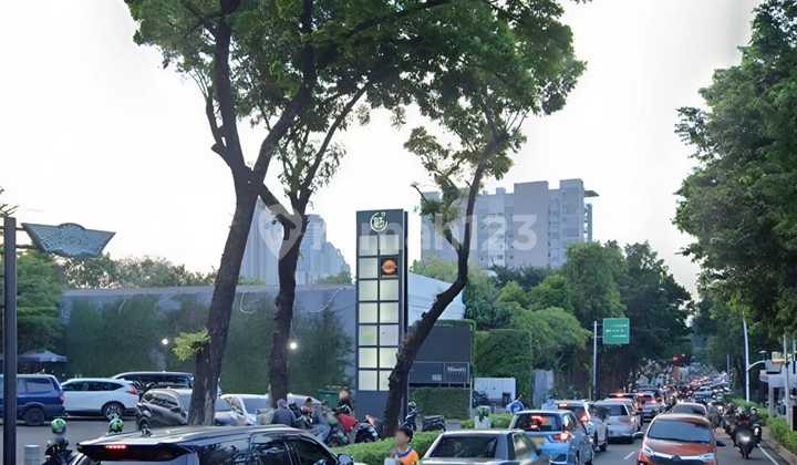 Disewakan Lahan Strategis Pinggir Jalan Raya Kemang Jaksel