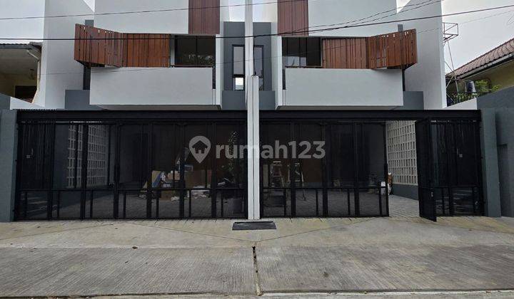 Dijual Rumah Modern Tropis Dalam Komplek Tenang Jalan Lebar Duren Sawit Jaktim 1