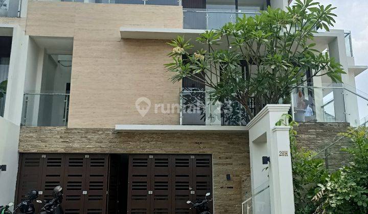 Dijual Rumah Townhouse Kondisi Secondary Area Cilandak
jakarta Selatan 1