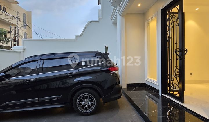 Dijual Rumah Baru Design American Classic Cempaka Putih Jakpus