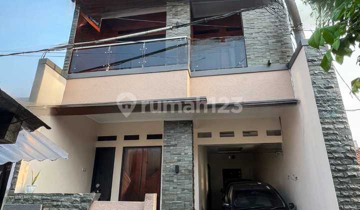 Dijual Rumah 3 Lantai Non Komplek Lokasi Ciledug Tangerang