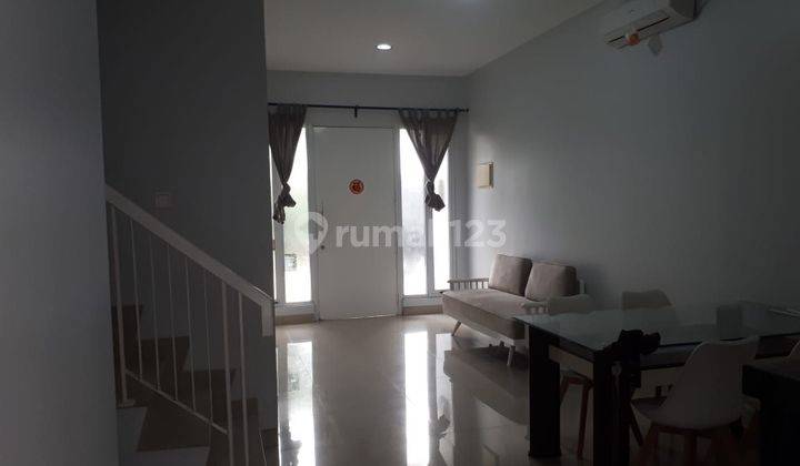 Di Sewakan Rumah Green Lake City Lebar 6 Dengan 4 Kamar Tidur Semi Furnished 2