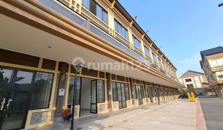 Disewakan New Ruko Korean Town Green Lake City 3 Lantai Cocok untuk Digunakan untuk Usaha Disewakan New Ruko Korean Town Green Lake City 3 Lantai Cocok untuk Digunakan untuk Usaha
