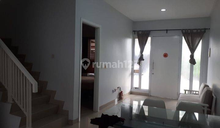 Di Sewakan Rumah Green Lake City Lebar 6 Dengan 4 Kamar Tidur Semi Furnished 1