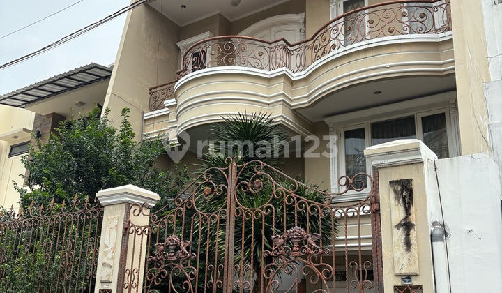 Di Jual Rumah Puri Indah Luas 160 M2 Kamar Tidur 4 + 1 3.5 Lantai Di Jual Rumah Puri Indah Luas 160 M2 Kamar Tidur 4 + 1 3.5 Lantai