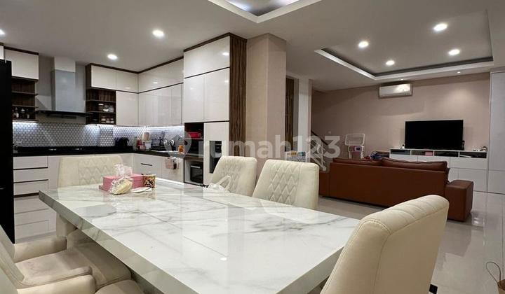 For Sale Nice House in Gading Serpong Semi Furnished Serenade Lake Cluster Area 144 sqm