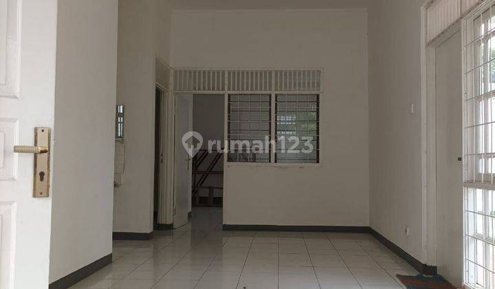 Di Jual Rumah Taman  Surya 2 1 Lantai Depan Taman  2